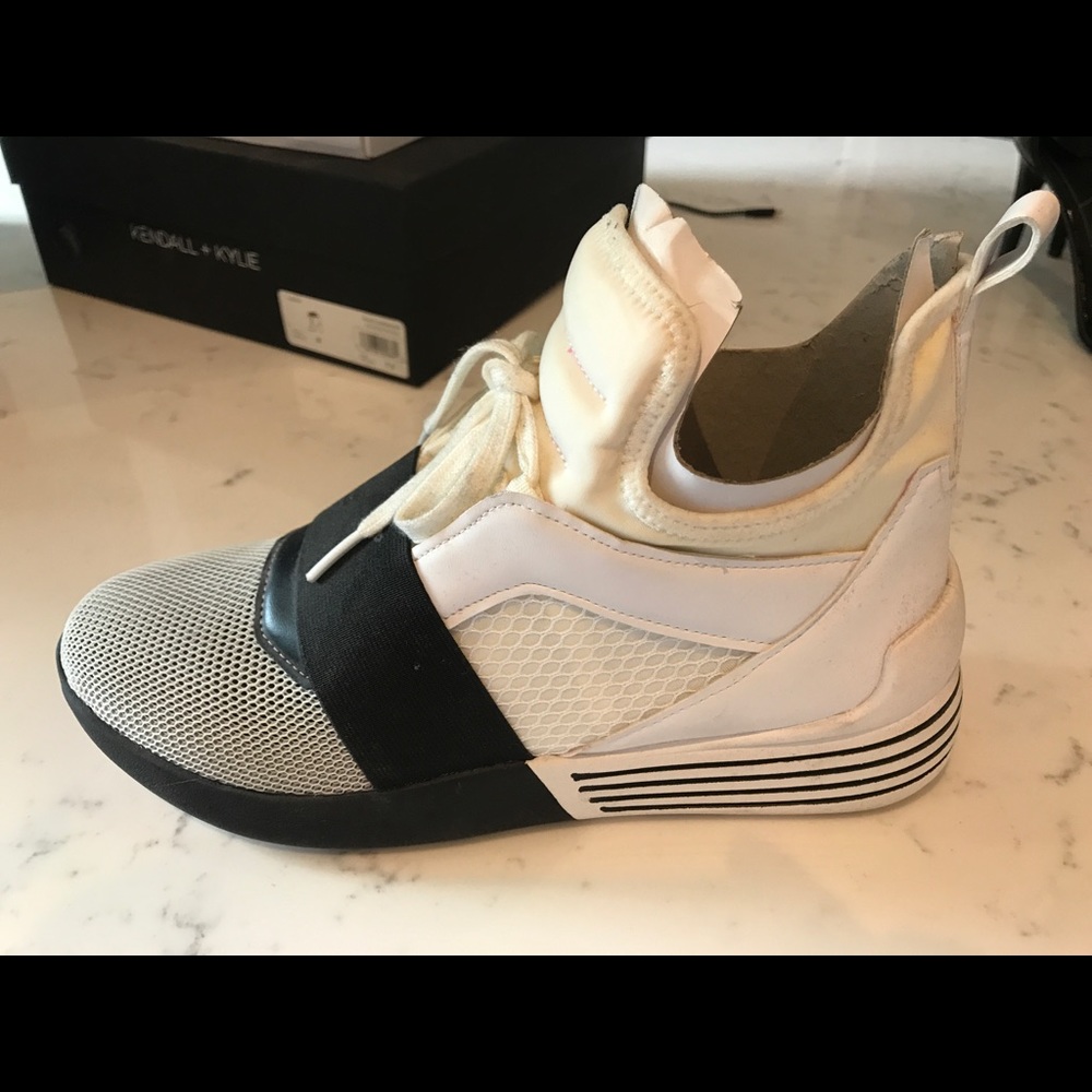 Kendall + Kylie high tops size 8